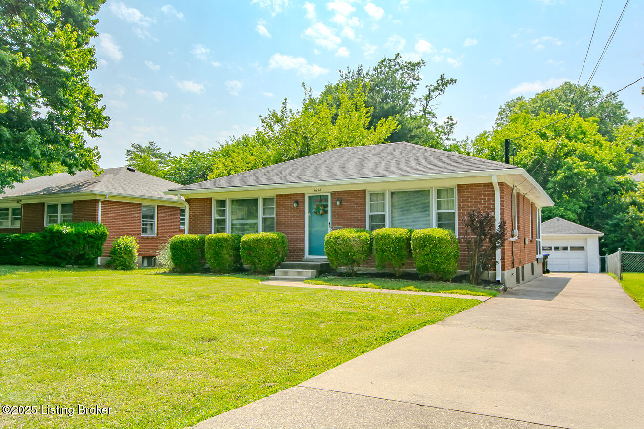 1634 Nightingale Road Louisville, KY 40213 - Photo 1 of 31 Welcome to 1634 Nightingale Rd!