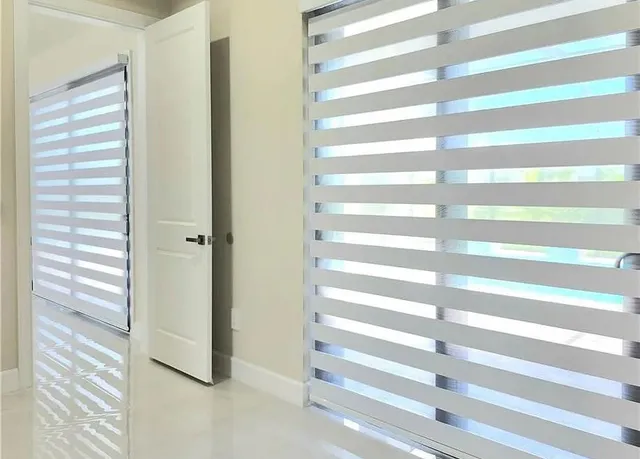 a view of entryway with white walls