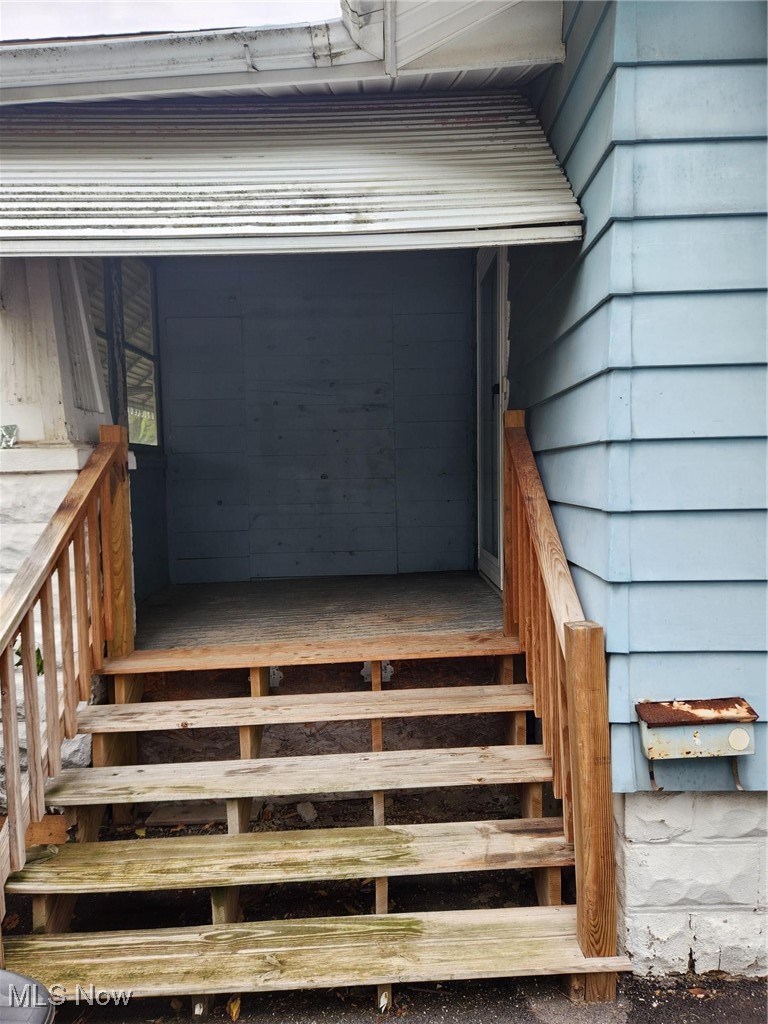 1227 Murray Avenue Akron, OH 44310 - Photo 2 of 19 Front porch