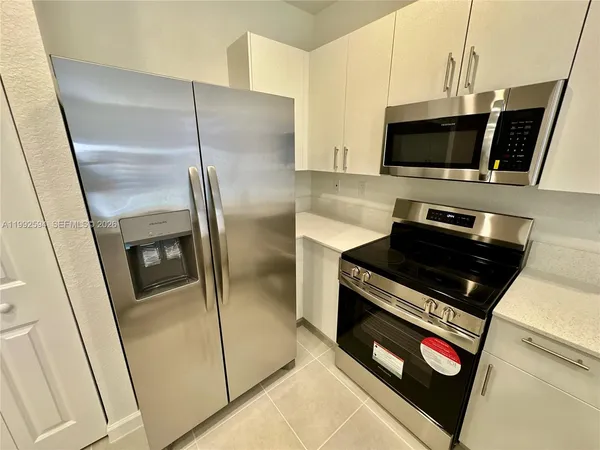 $2,700 | 2867 Southeast 25th Terrace, Homestead, FL 33035