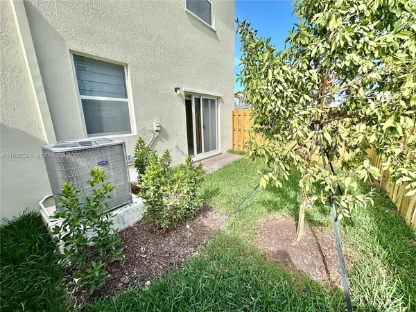 $2,700 | 2867 Southeast 25th Terrace, Homestead, FL 33035