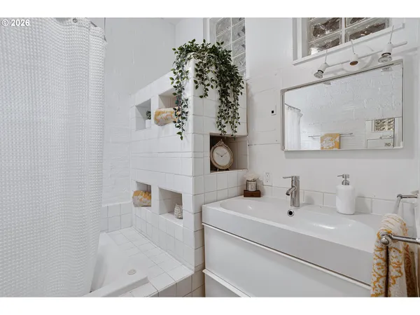 $799,000 | 2817 Northeast Weidler Street, Portland, OR 97232