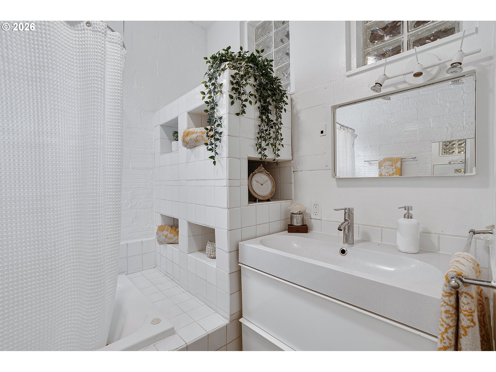 2817 Northeast Weidler Street Portland, OR 97232 - Photo 31 of 43