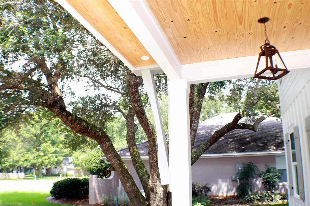 385 Pecan Avenue Fairhope, AL 36532 - Photo 3 of 50 Front porch view