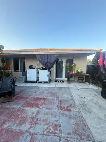 a view of garage with furniture