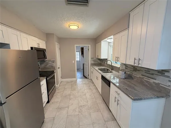 $2,200 | 5830 Commonwealth Avenue North, St. Petersburg, FL 33703