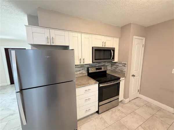 $2,200 | 5830 Commonwealth Avenue North, St. Petersburg, FL 33703