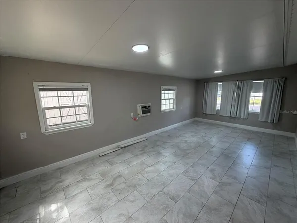 $2,200 | 5830 Commonwealth Avenue North, St. Petersburg, FL 33703