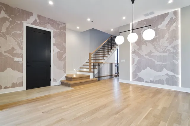 $2,195,000 | 1418 West Warner Avenue, Chicago, IL 60613