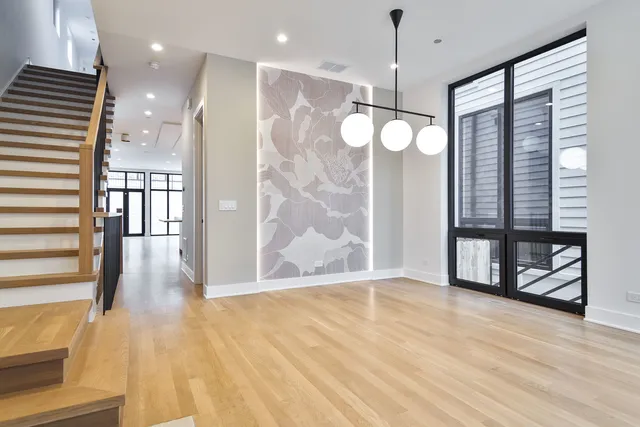 $2,195,000 | 1418 West Warner Avenue, Chicago, IL 60613