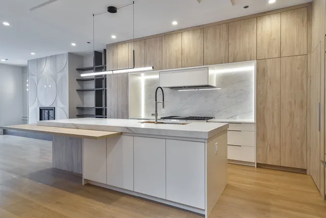 $2,195,000 | 1418 West Warner Avenue, Chicago, IL 60613