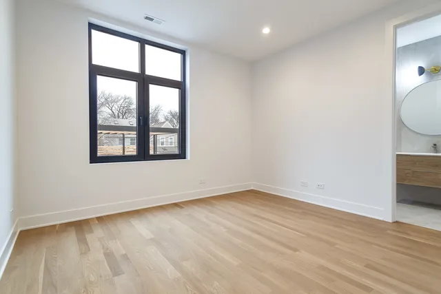 $2,195,000 | 1418 West Warner Avenue, Chicago, IL 60613