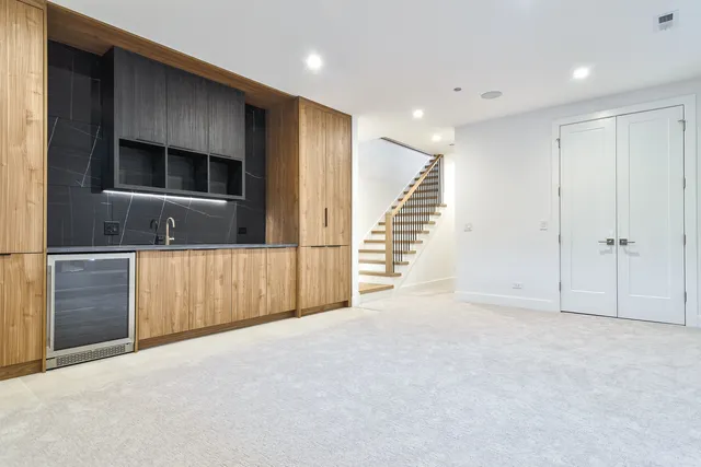 $2,195,000 | 1418 West Warner Avenue, Chicago, IL 60613