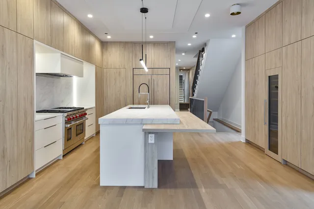 $2,195,000 | 1418 West Warner Avenue, Chicago, IL 60613