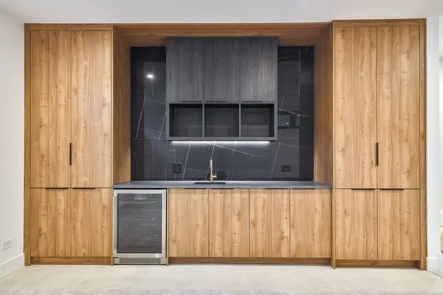 $2,195,000 | 1418 West Warner Avenue, Chicago, IL 60613