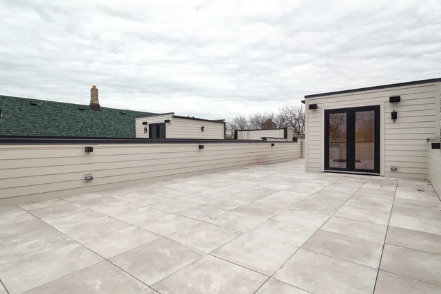 $2,195,000 | 1418 West Warner Avenue, Chicago, IL 60613