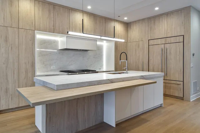 $2,195,000 | 1418 West Warner Avenue, Chicago, IL 60613