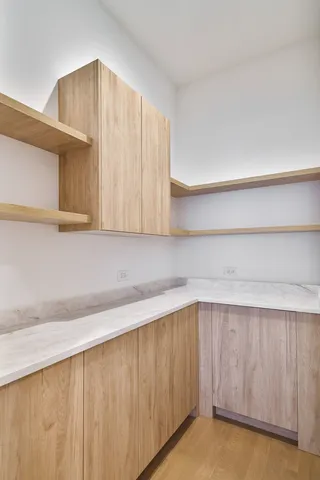 $2,195,000 | 1418 West Warner Avenue, Chicago, IL 60613