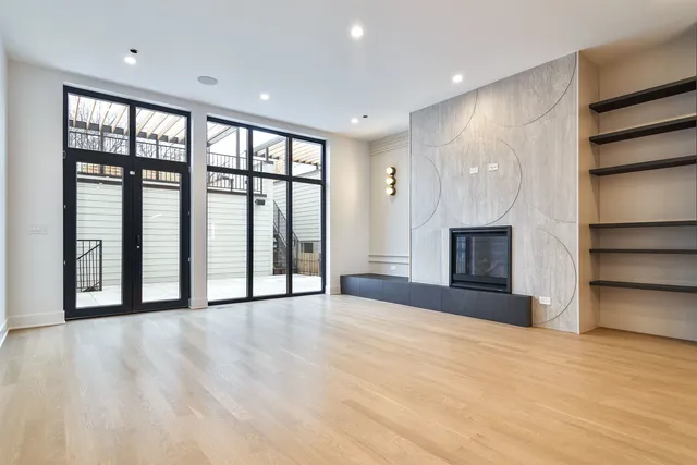 $2,195,000 | 1418 West Warner Avenue, Chicago, IL 60613