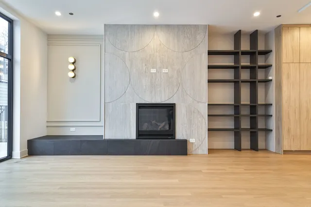 $2,195,000 | 1418 West Warner Avenue, Chicago, IL 60613