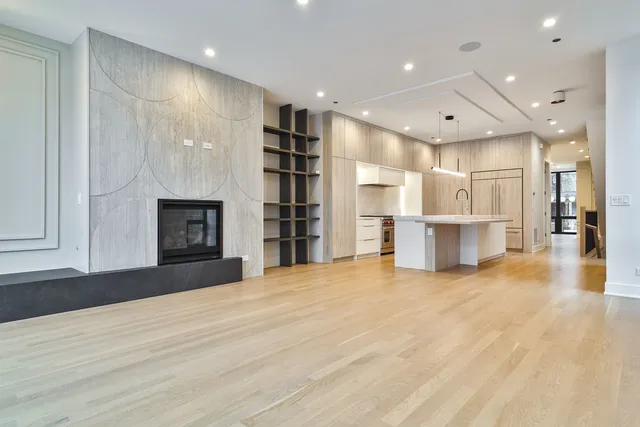 $2,195,000 | 1418 West Warner Avenue, Chicago, IL 60613