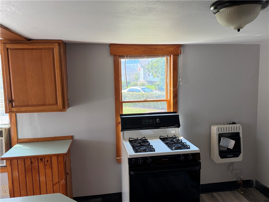 43 Appleton Avenue Pawtucket, RI 02860 - Photo 7 of 15 Gallery Image 7