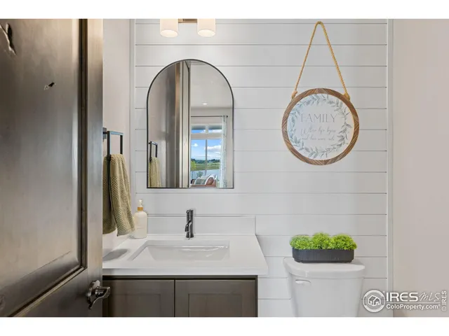 a view of entryway with a front door