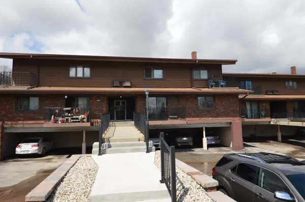 $114,900 | 3985 South 84th Street, Unit 2, Greenfield, WI 53228