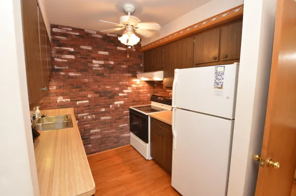 $114,900 | 3985 South 84th Street, Unit 2, Greenfield, WI 53228