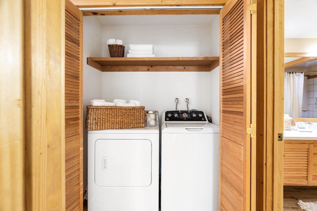 11940 Sitzmark Way Truckee, CA 96161 - Photo 13 of 28 a utility room with dryer and washer
