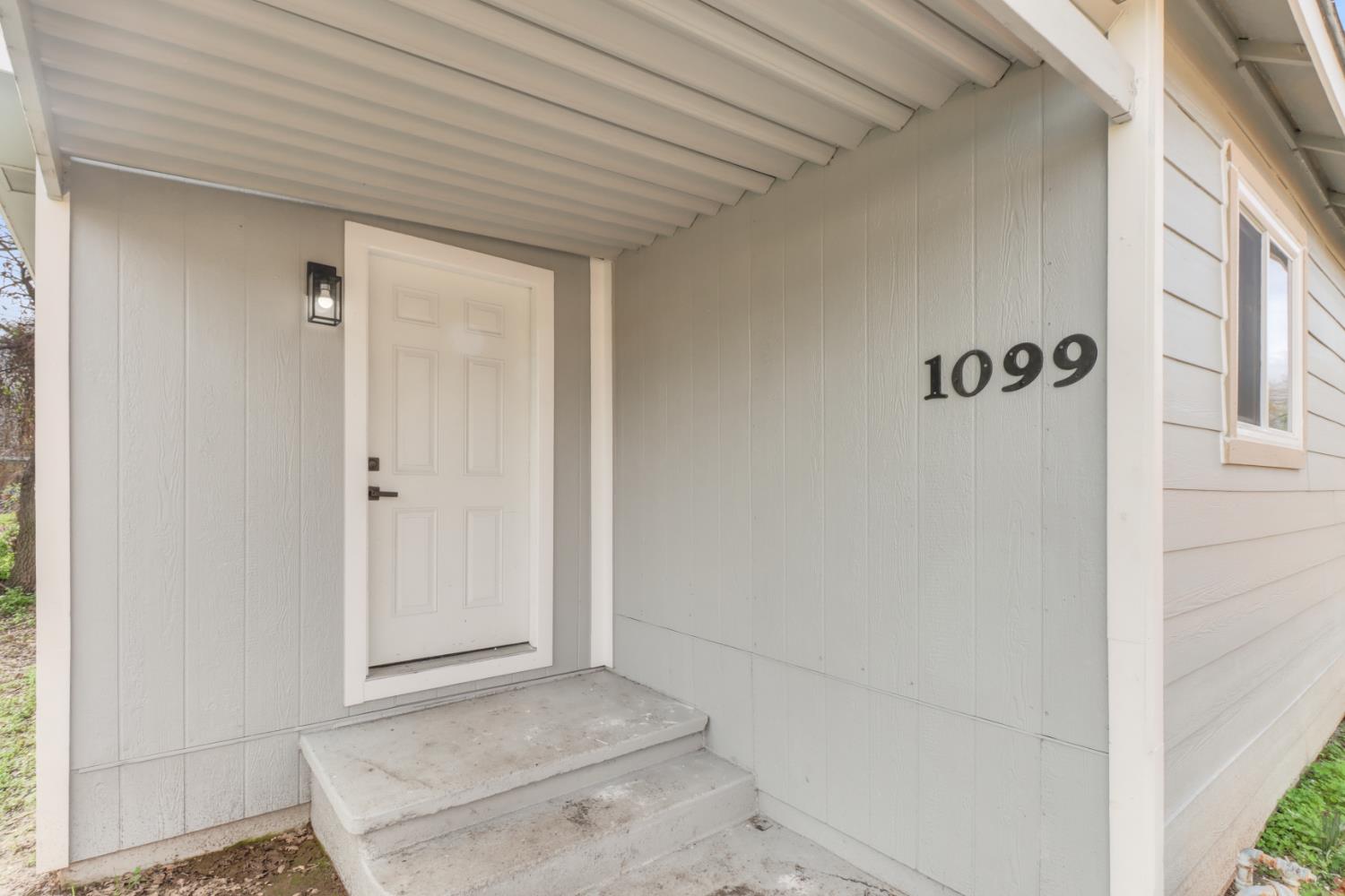 1099 Grand Avenue Olivehurst, CA 95961 - Photo 3 of 38 a view of an empty room