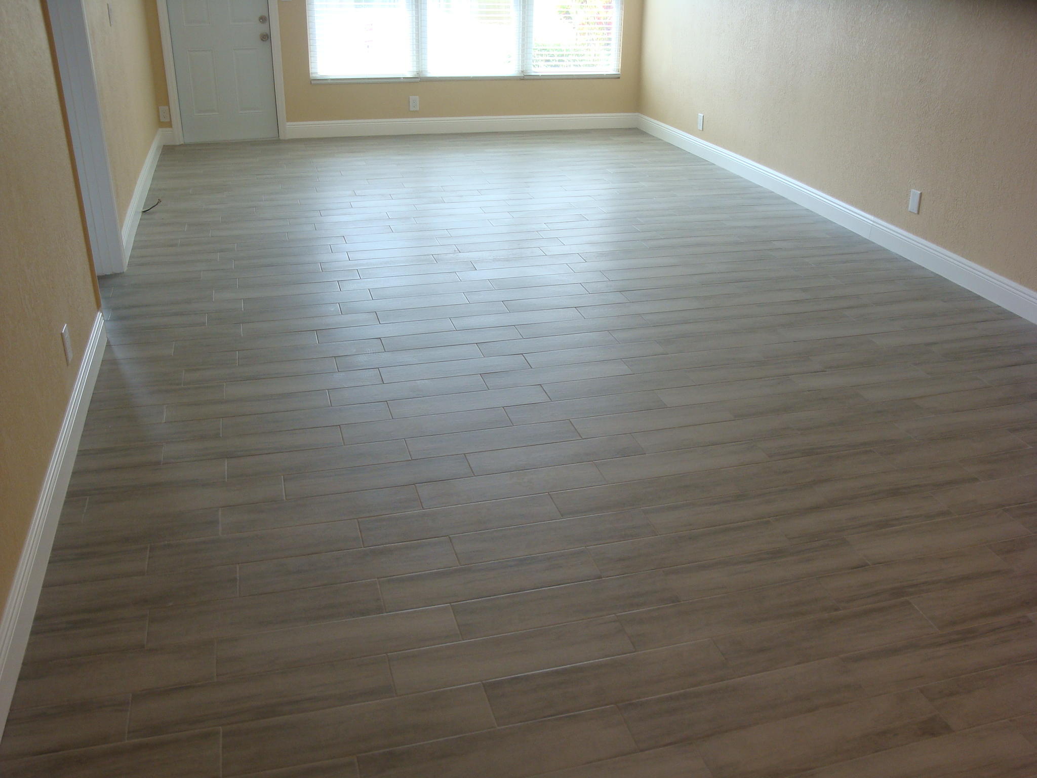 9124 Flynn Circle, Unit 2 Boca Raton, FL 33496 - Photo 17 of 52 Living Room