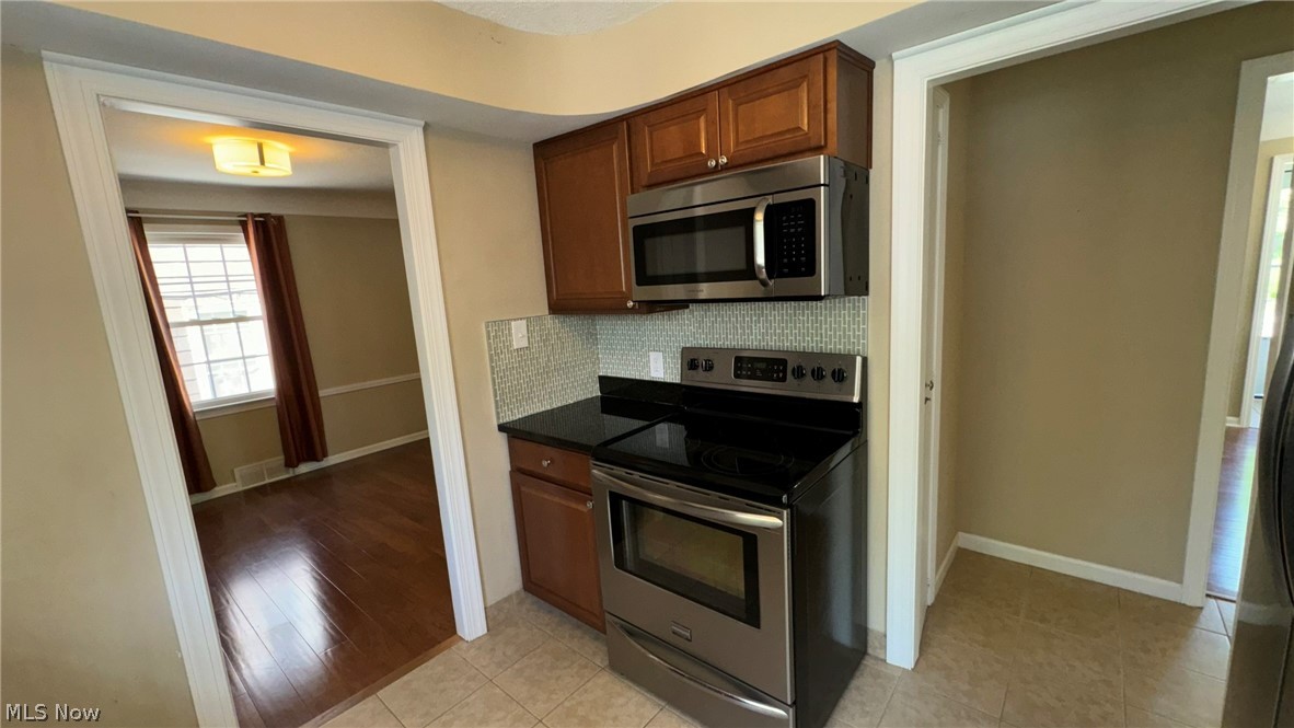 3666 Daleford Road Cleveland, OH 44120 - Photo 5 of 26 Kitchen