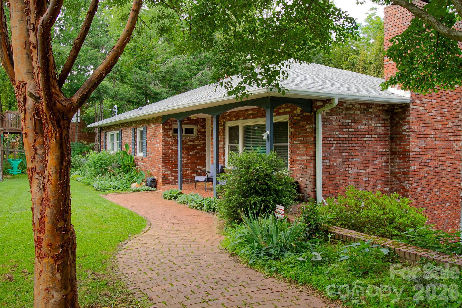 36 Clarendon Road Asheville, NC 28806 - Photo 4 of 48