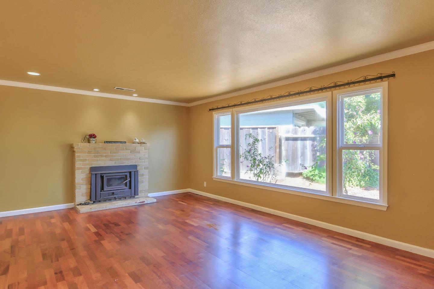 11 Baxter Place Del Rey Oaks, CA 93940 - Photo 7 of 31 Gallery Image 7