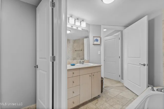 $475,000 | 1899 Beach Boulevard, Unit 907, Biloxi, MS 39531