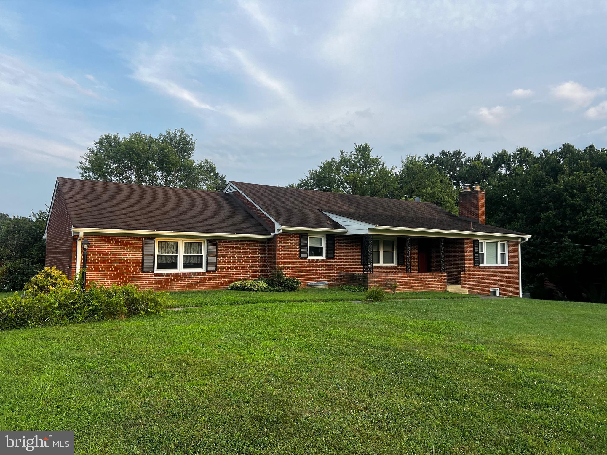 18017 Muncaster Road Derwood, MD 20855 - Photo 2 of 149 Gallery Image 2
