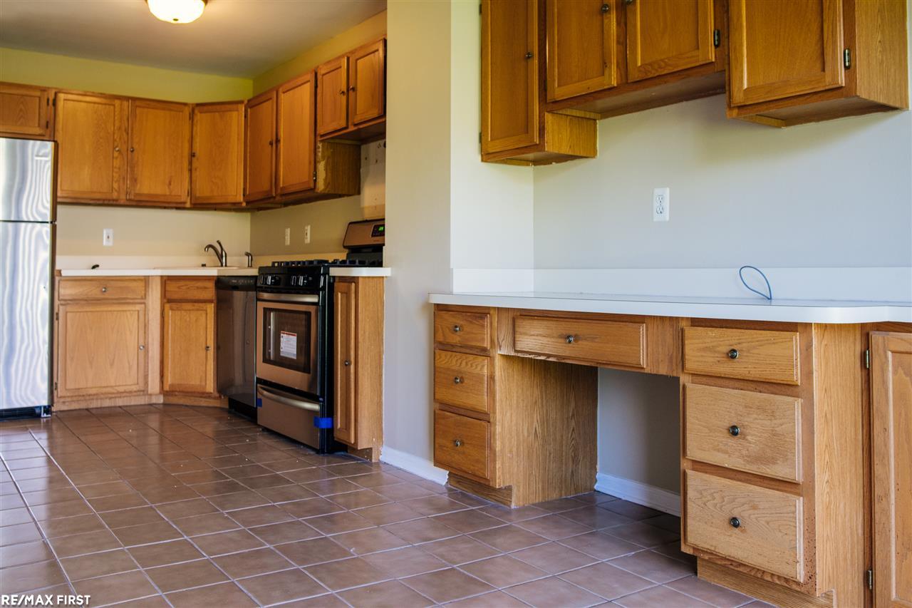 2567 South Commerce Road Wolverine Lake, MI 48390 - Photo 8 of 30