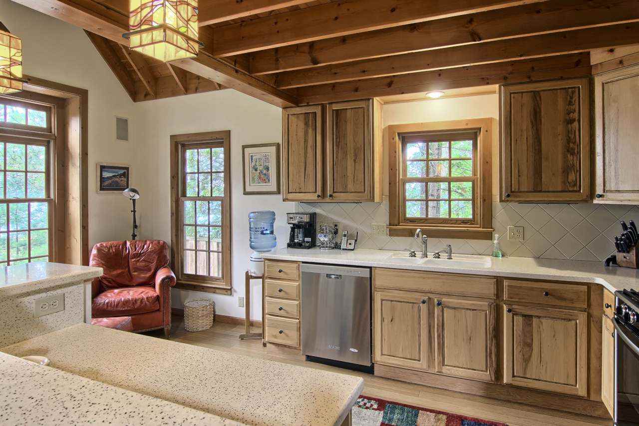 6999 Deepwater Point Road Williamsburg, MI 49690 - Photo 12 of 34 1824978-11.JPG