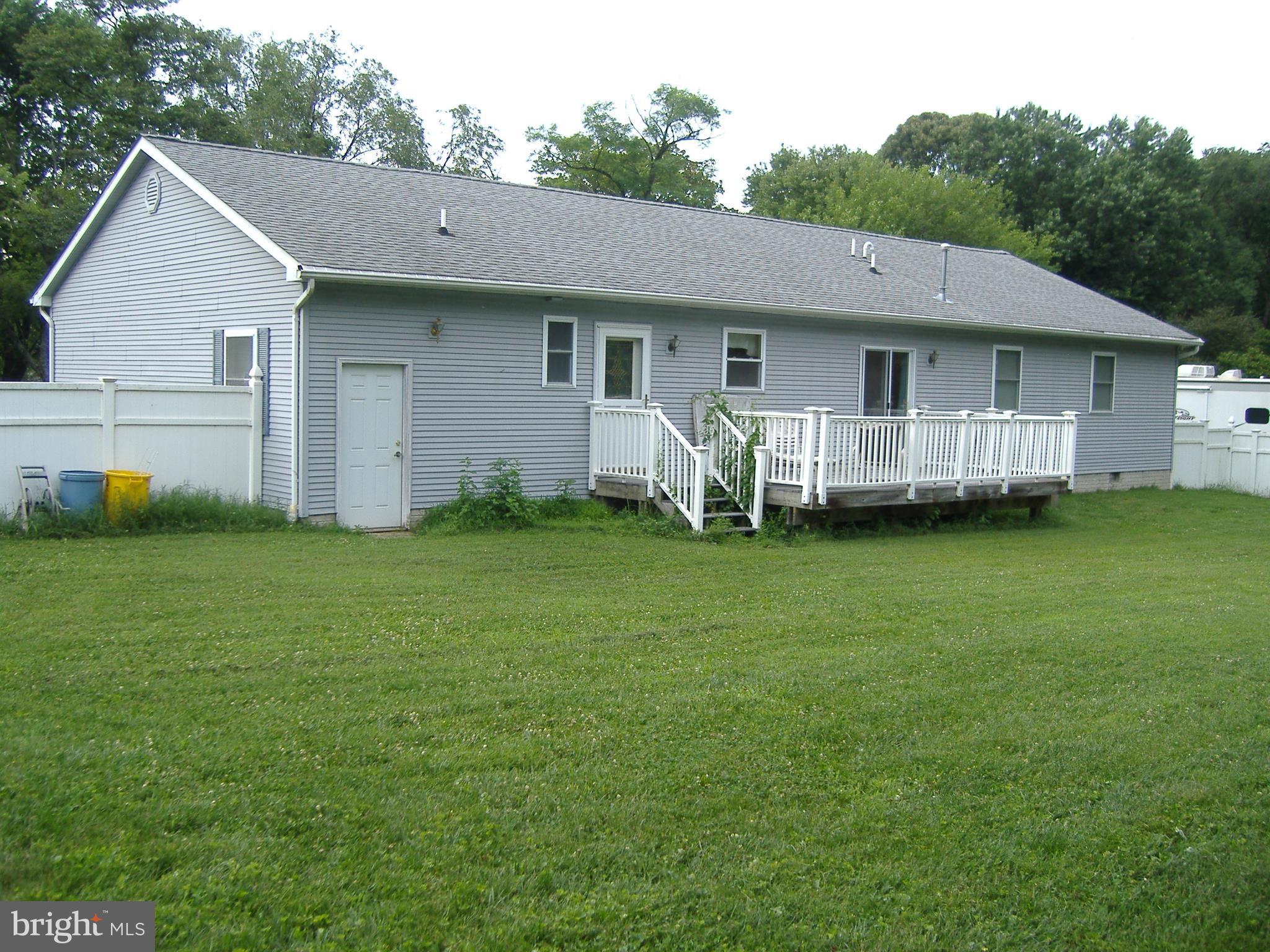 7983 Tick Neck Road Pasadena, MD 21122 - Photo 3 of 12 Exterior (Rear)