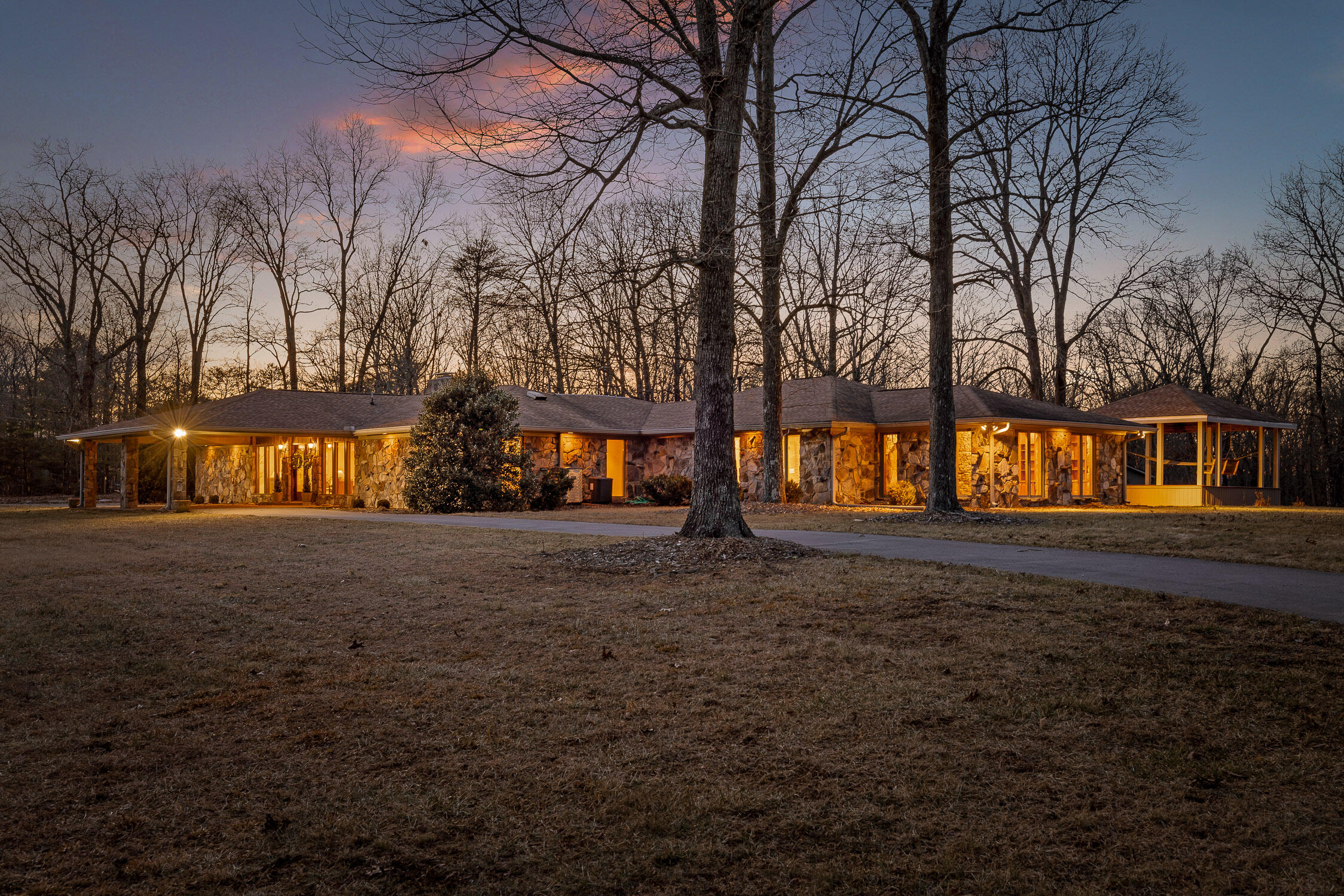 2819 Kell Road Signal Mountain, TN 37377 - Photo 101 of 104 Kell-130