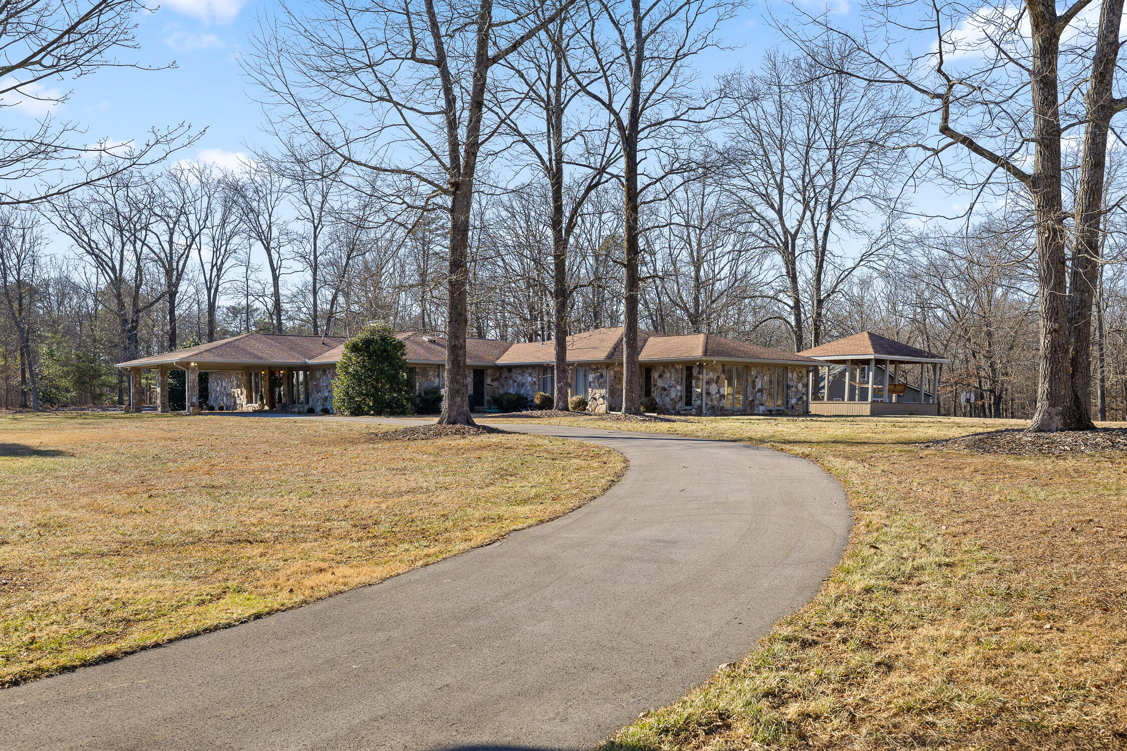 2819 Kell Road Signal Mountain, TN 37377 - Photo 5 of 104 Kell-76