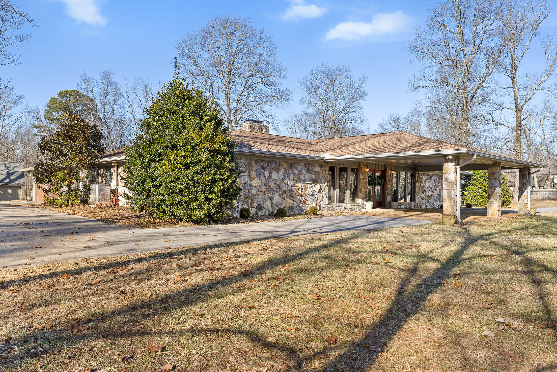 2819 Kell Road Signal Mountain, TN 37377 - Photo 6 of 104 Kell-68