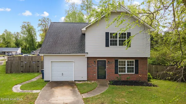 $278,700 | 408 Estate Drive, Jacksonville, NC 28540