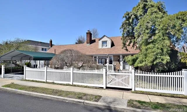$829,000 | 2900 Stevens Street, Oceanside, NY 11572