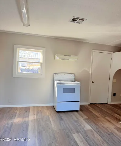 $800 | 921 North Pierce Street, Lafayette, LA 70501