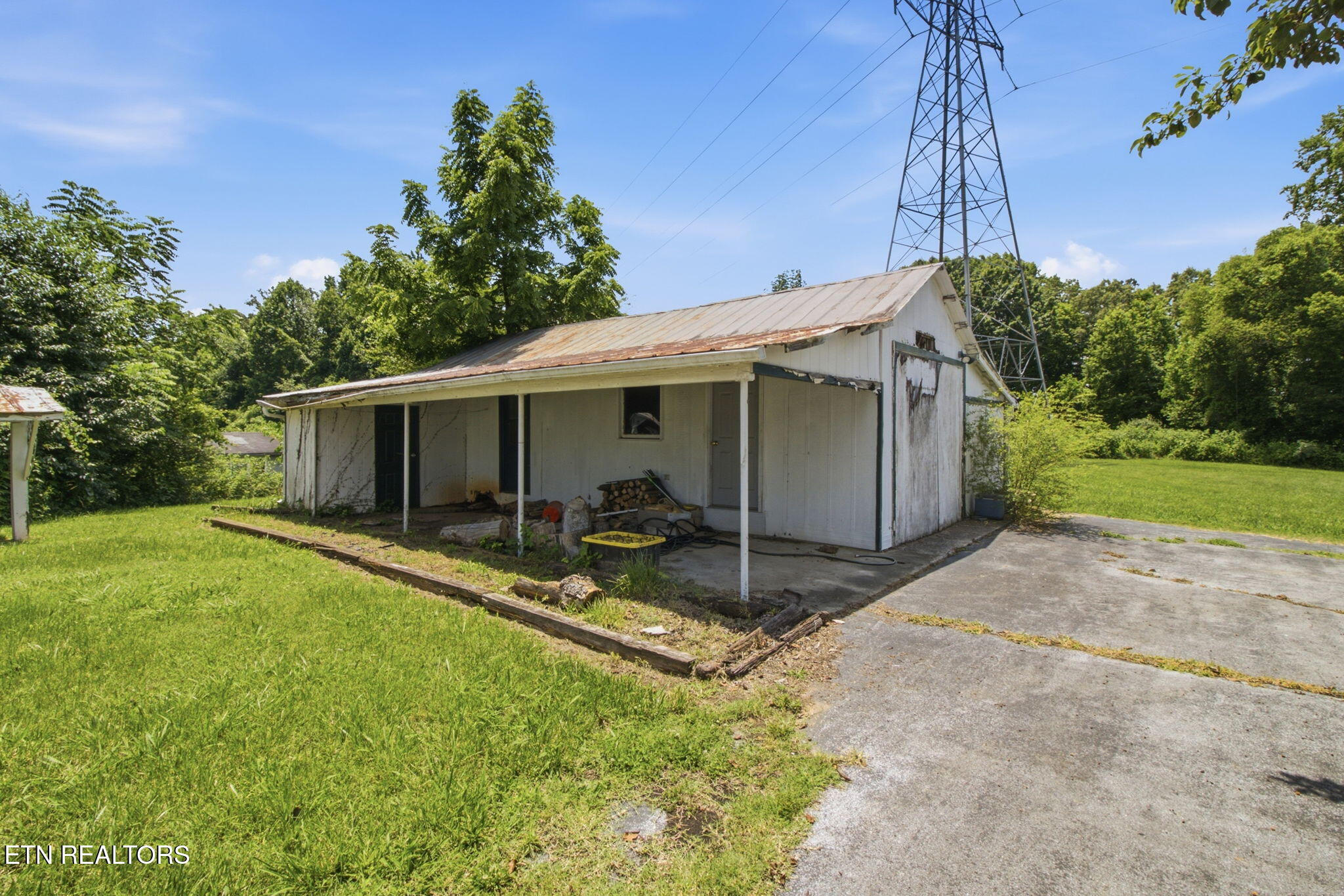 6715 Greer Road Knoxville, TN 37918 - Photo 7 of 24 shed