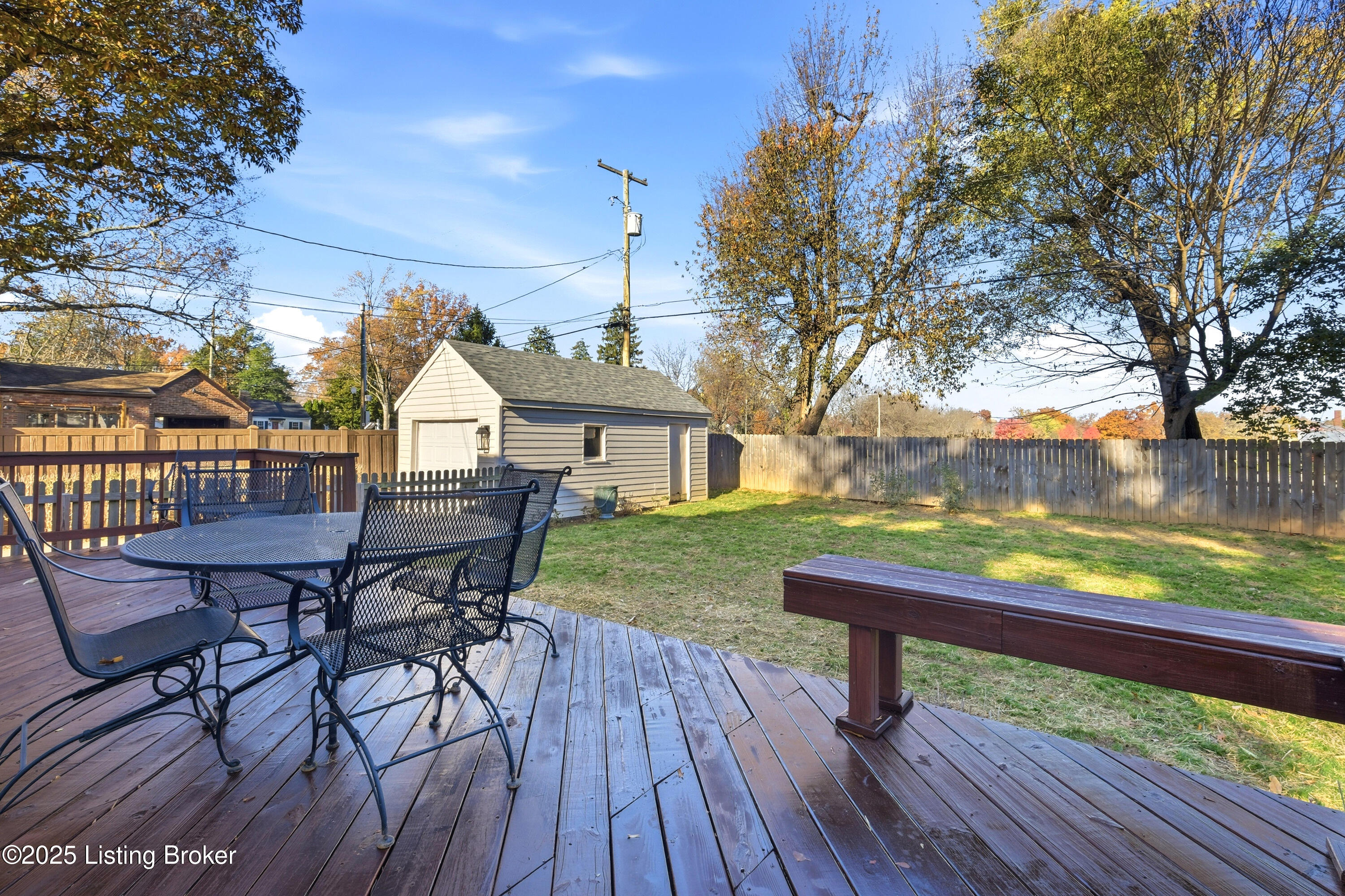 4205 Alton Road Louisville, KY 40207 - Photo 39 of 55 4205alton_louisvillerealestatemedia_181