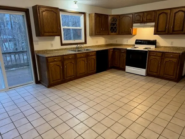 $359,900 | 147 East County Road, Unit 147, Rutland, MA 01543