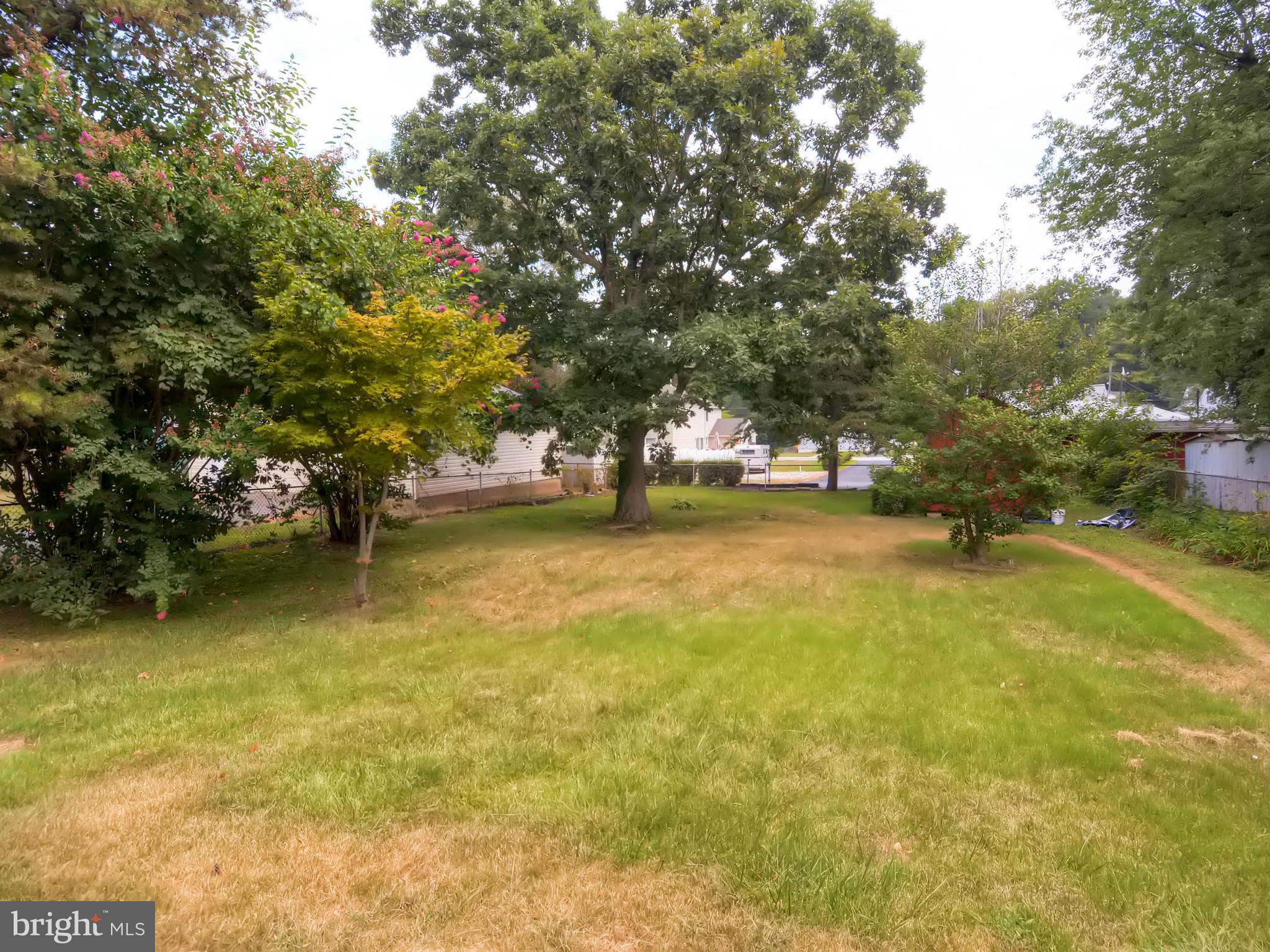 11 Mansion Road Linthicum, MD 21090 - Photo 26 of 28 This is a lot of space!